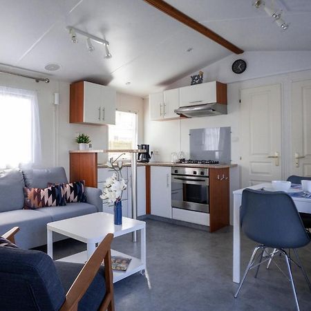 Knus En Modern Ingericht Chalet Met Gratis Wifi Villa Tzummarum Dış mekan fotoğraf