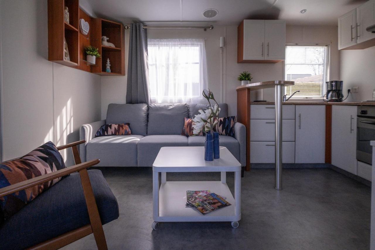 Knus En Modern Ingericht Chalet Met Gratis Wifi Villa Tzummarum Dış mekan fotoğraf