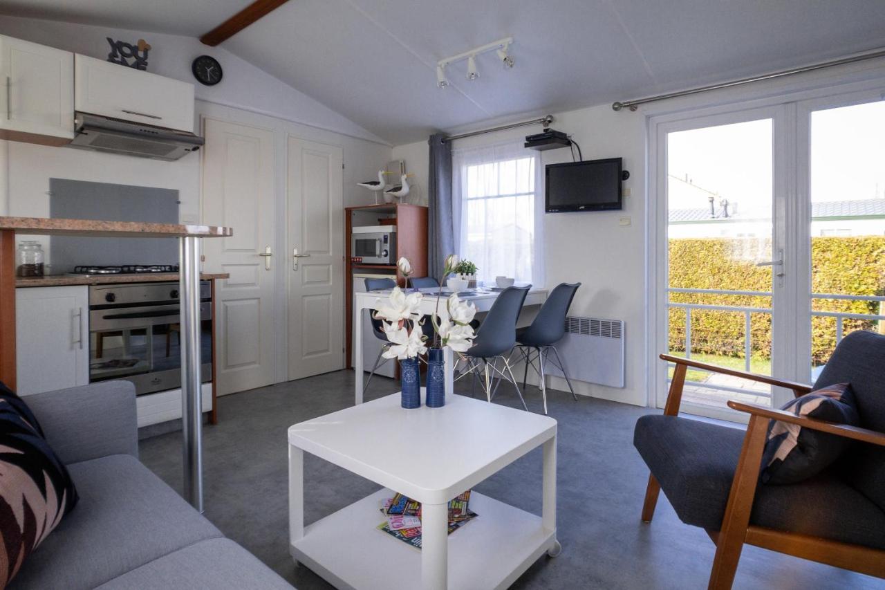 Knus En Modern Ingericht Chalet Met Gratis Wifi Villa Tzummarum Dış mekan fotoğraf